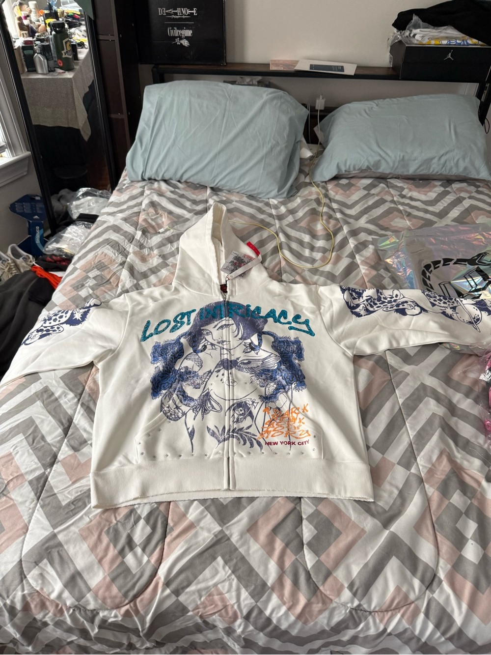 Lost Intricacy Men’s White Zip Up Graphic Hoodie Size XL